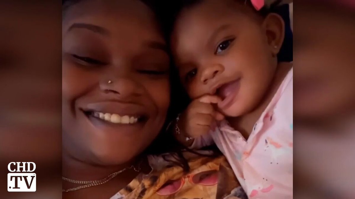 A healthy 1-year-old baby girl was given 6 shots, a total of 12 vaccines, at her well-baby visit. Hours later: seizures, foaming at the mouth and cardiac arrest. 𝗘𝗹𝗲𝘃𝗲𝗻 𝗵𝗼𝘂𝗿𝘀 𝗮𝗳𝘁𝗲𝗿 𝘁𝗵𝗲 𝘀𝗵𝗼𝘁𝘀, 𝘀𝗵𝗲 𝘄𝗮𝘀 𝗱𝗲𝗮𝗱. Vaccine injury is real, not rare. 𝗣𝗮𝗿𝗲𝗻𝘁𝘀 𝗱𝗲𝘀𝗲𝗿𝘃𝗲 𝗶𝗻𝗳𝗼𝗿𝗺𝗲𝗱 𝗰𝗼𝗻𝘀𝗲𝗻𝘁. NY Teachers for Choice Albany Rally Video Source: Cafecito Break