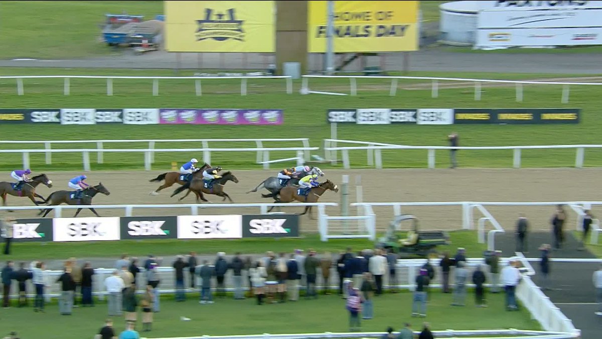 Yorkshire Glory holds on to win theSBK: No Casino Just Sports Handicap! 🥇 What a winter for this horse! #ITVRacing | Harry Vigors | Ben Haslam