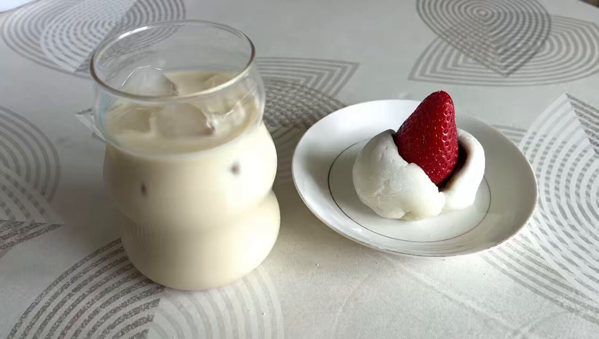 matcha latte with homemade daifuku .✦ ݁˖