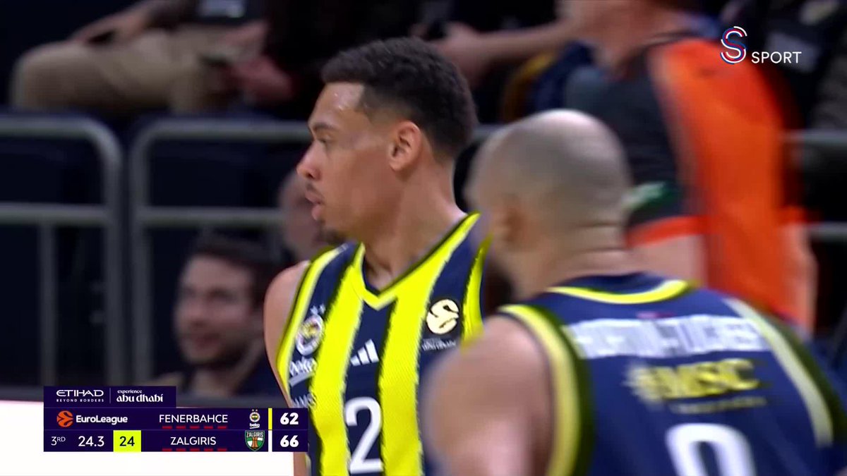 Wade Baldwin, sazı eline aldı! 🎩