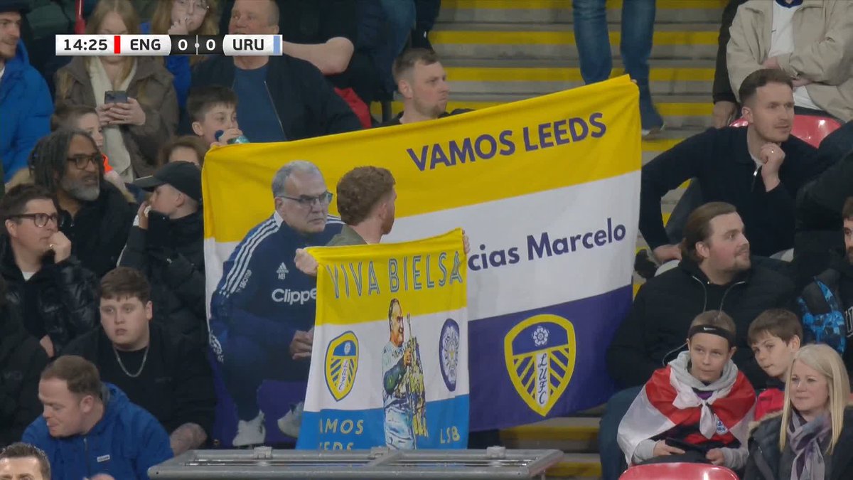 Leeds will never forget 😜 Some love being show for Marcelo Bielsa for his time in charge of Leeds United 🟡 Leeds United
