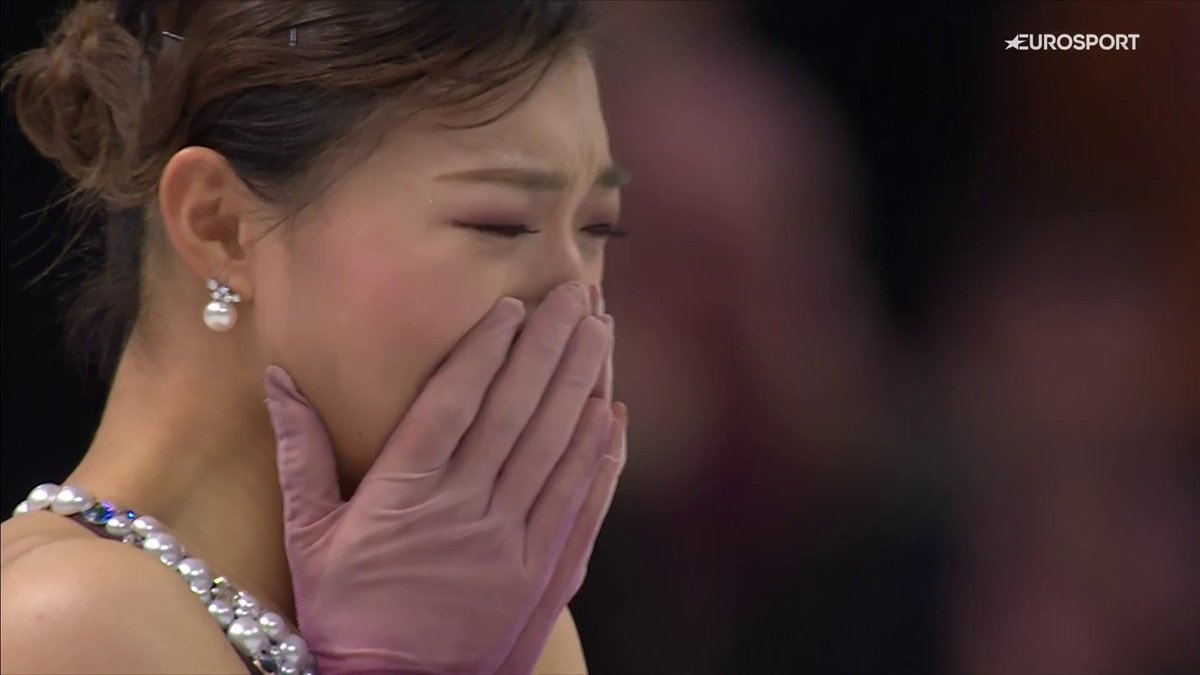 😍 Si este es su final, es simplemente maravilloso 🏅🏅🏅🏅 𝐊𝐚𝐨𝐫𝐢 𝐒𝐚𝐤𝐚𝐦𝐨𝐭𝐨 se cuelga su cuarto oro mundial individual en Praga tras un radiante programa libre 📺 Lo has visto en Eurosport.es y HBO Max España