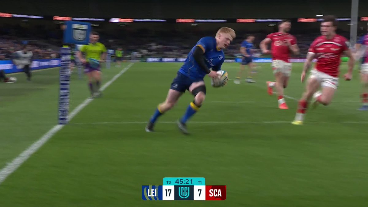Jamie Osborne running amok from inside centre... who'd have thunk?! 💥 Off a stolen Scarlets lineout, Leinster - and Tommy O'Brien - make them pay 🫡