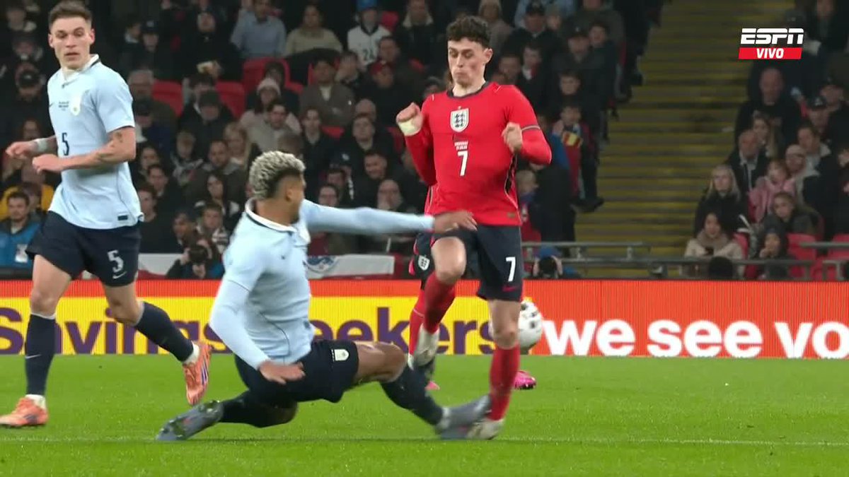 ⚠️🏴󠁧󠁢󠁥󠁮󠁧󠁿 Phil Foden SE FUE LESIONADO después de este brutal planchazo de Araújo en Inglaterra-Uruguay.