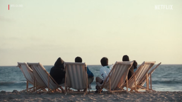 바다 앞 평온한 그들의 시간 🌊 컴백을 향한 BTS의 여정, <BTS: 더 리턴> 절찬 스트리밍 중. 오직 넷플릭스에서. #BTS_더리턴 #BTSTheReturn #BTS_ARIRANG
