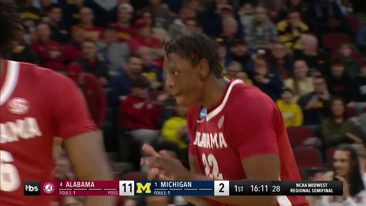 Aiden Sherrell again 😮‍💨 8-0 run for the Crimson Tide! #MarchMadness Alabama Men’s Basketball