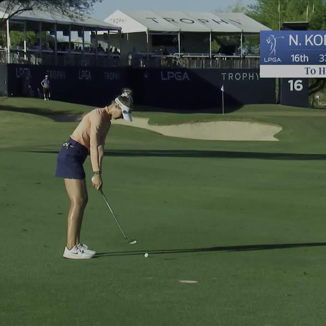 Hole outs >> having to read greens 🤷‍♀️ Leader Nelly Korda almost holes it and adds to her lead 🤯