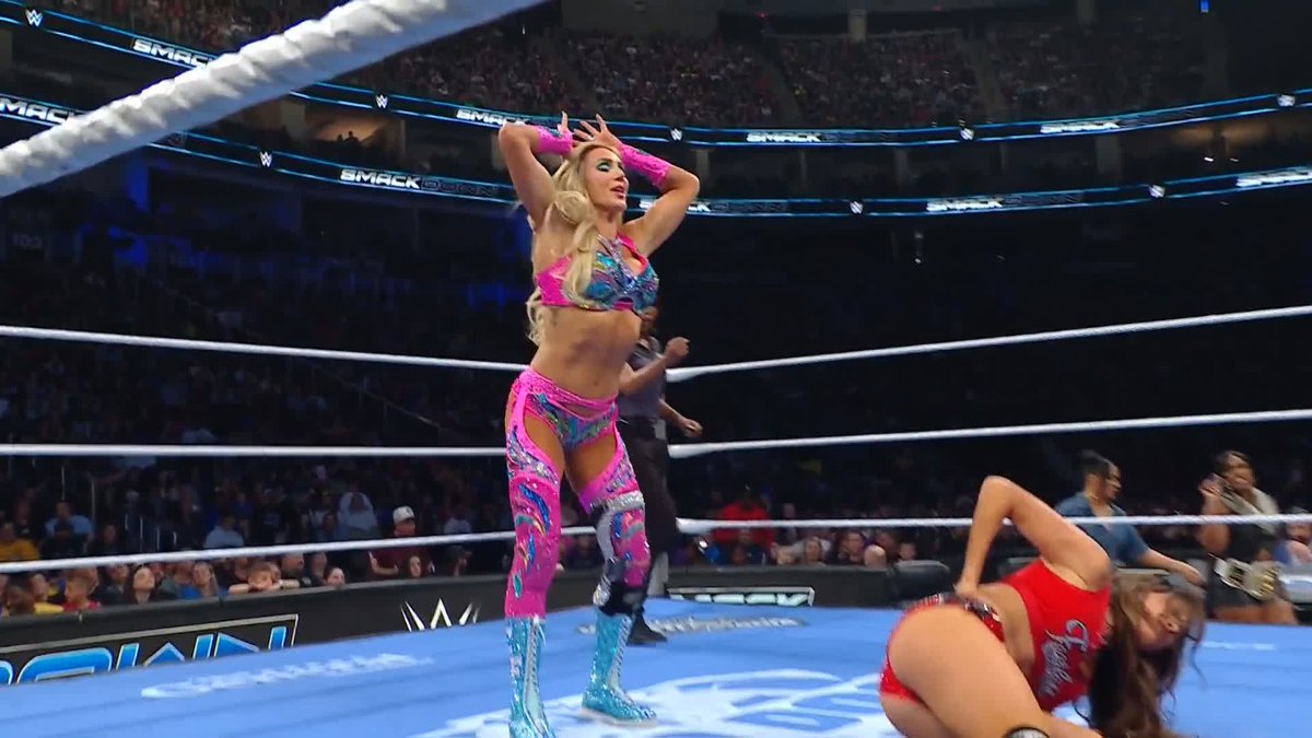 Okayyyyyy Charlotte Flair 😂