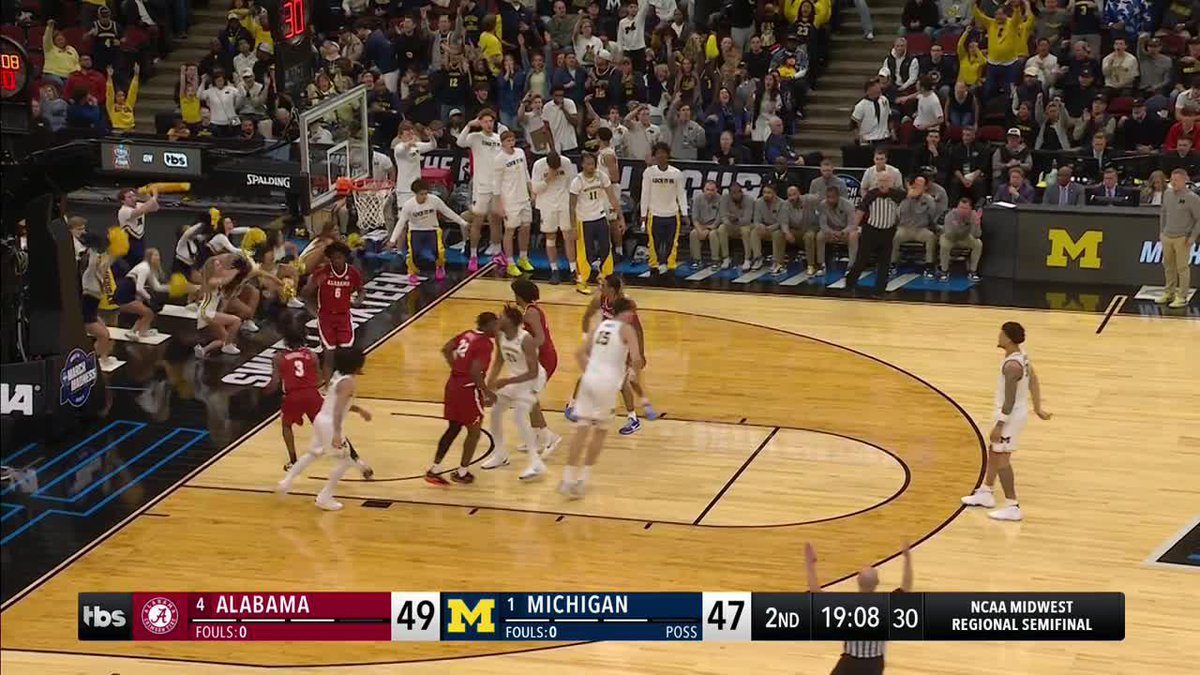 Yaxel getting busy off the screen 👀 #MarchMadness Michigan Men's Basketball