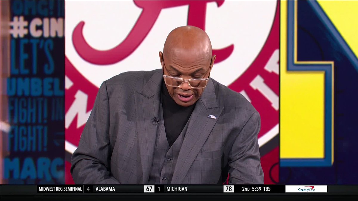 Chuck started singing the Michigan fight song with 5 minutes left in the game 😭