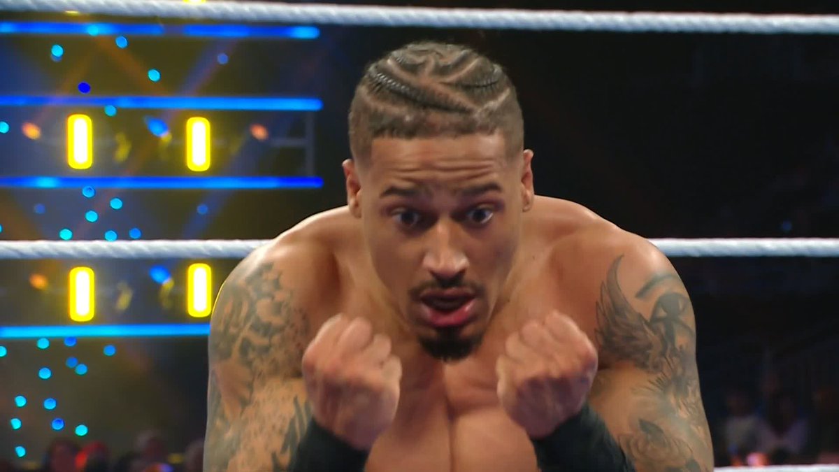 How did Sami Zayn kick out of that?! 😨 Carmelo Hayes