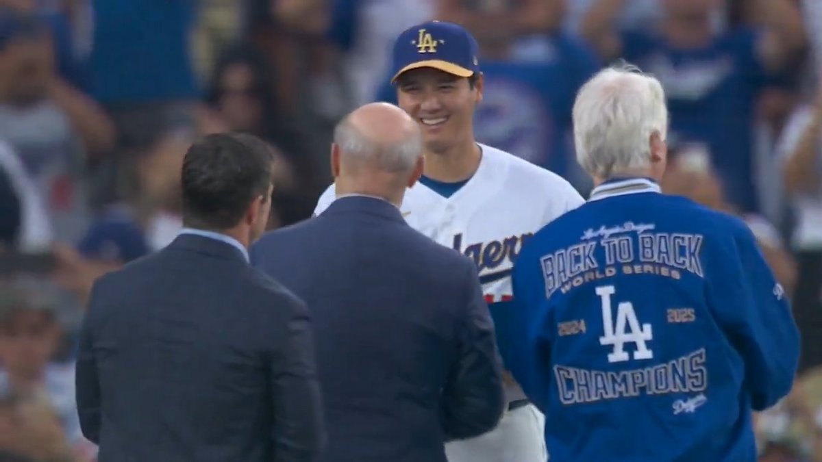 大谷翔平がチャンピオンリング贈呈式に登場! 2個目の世界一のリングを手に入れる💍 🎥MLB #大谷翔平 #ドジャース
