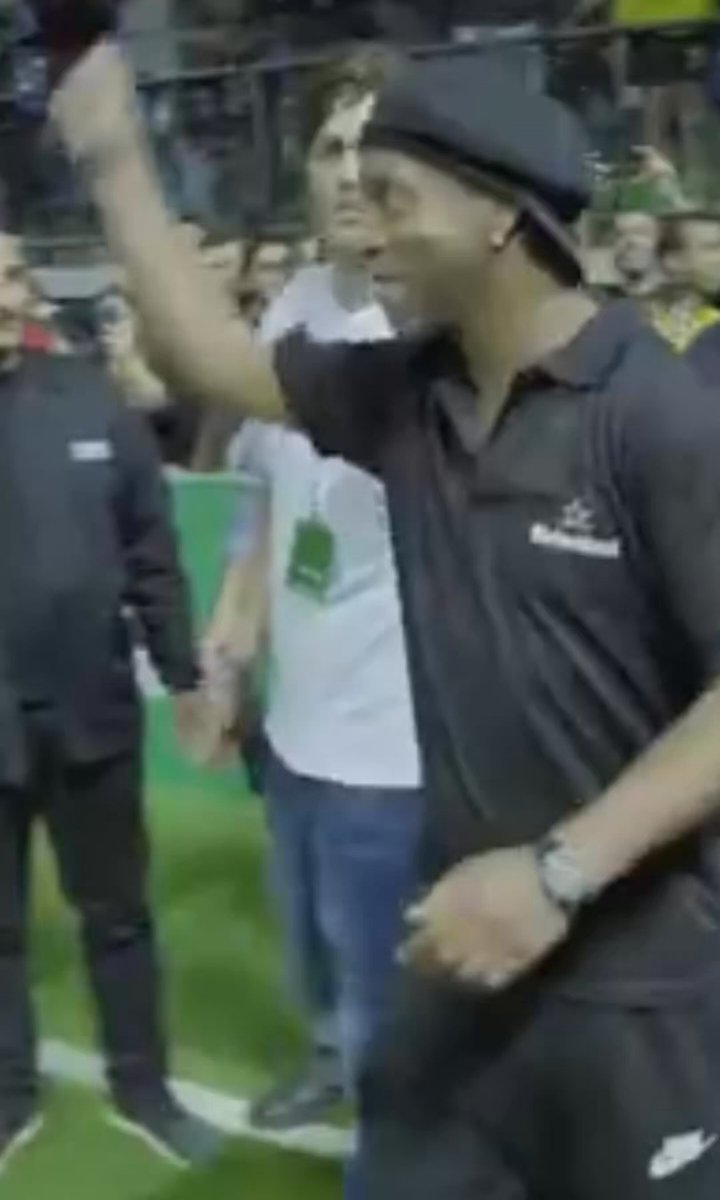 JAJAJAJAJAJA pinche Ronaldinho 🚬🚬🚬