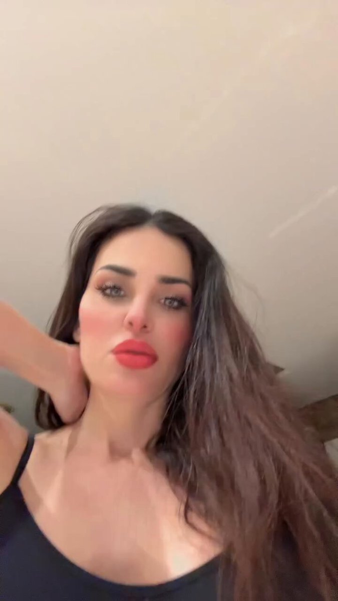 دومينيك حوراني.. خايفة جن ويحصلي شي بسبب اخبار الحرب