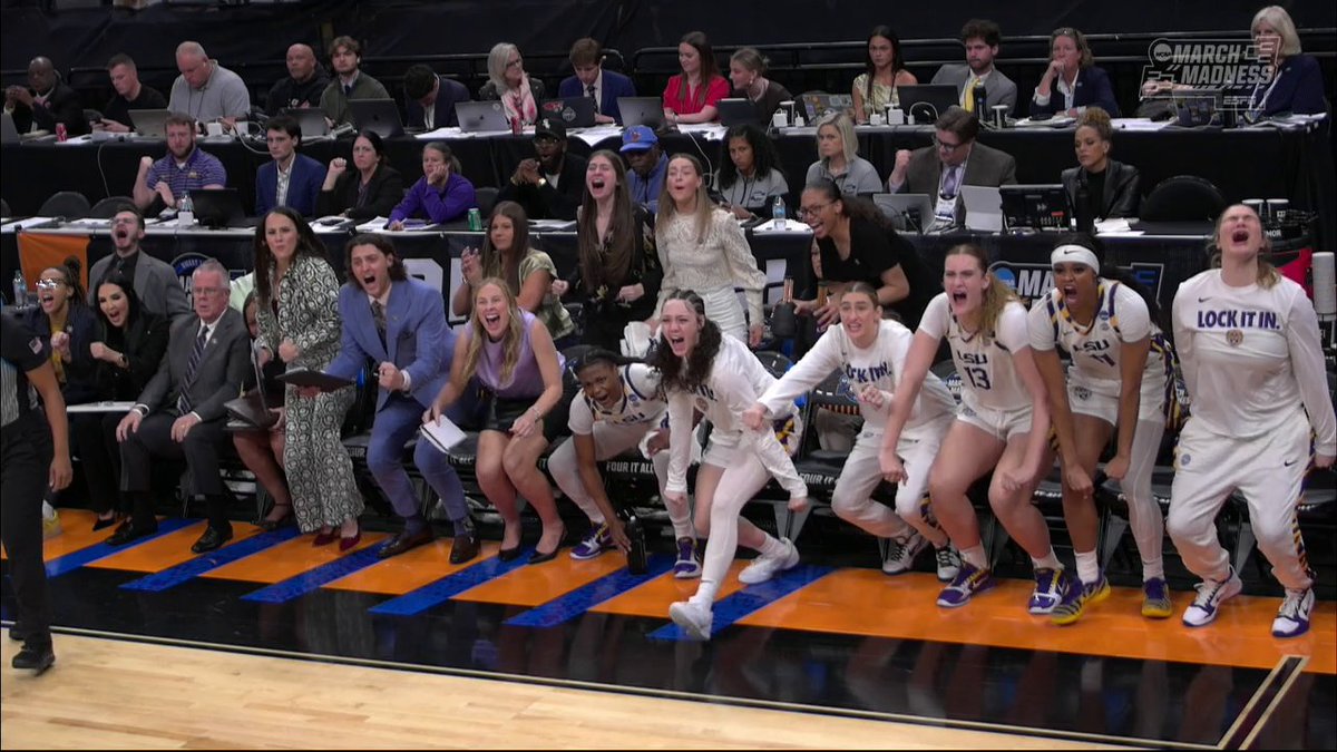 MIKAYLAH WILLIAMS 🥶 The reactions say it all 😤