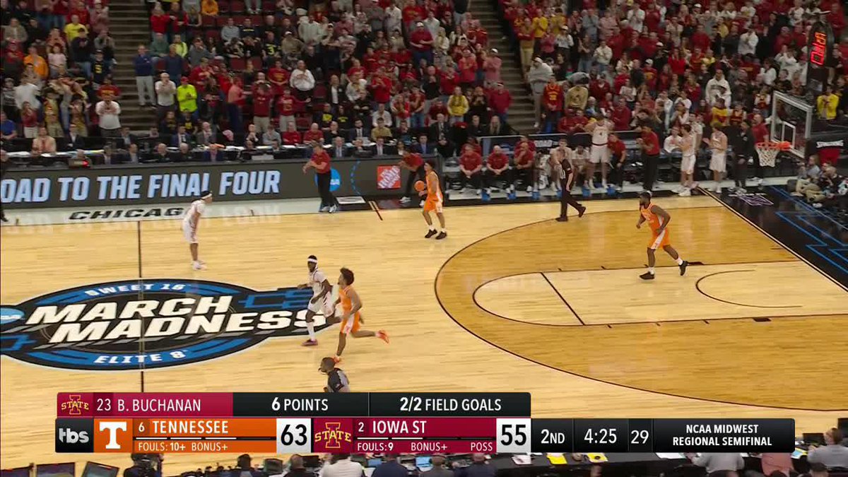 We are trading buckets in Chicago 👀 Watch LIVE: