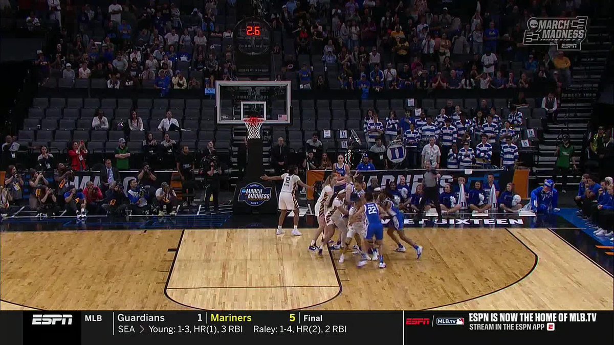 Duke WBB had made 1 point in the final 5 minutes of their Sweet 16 game against LSU, surrendering a massive lead in the final ten seconds. This was their final shot.