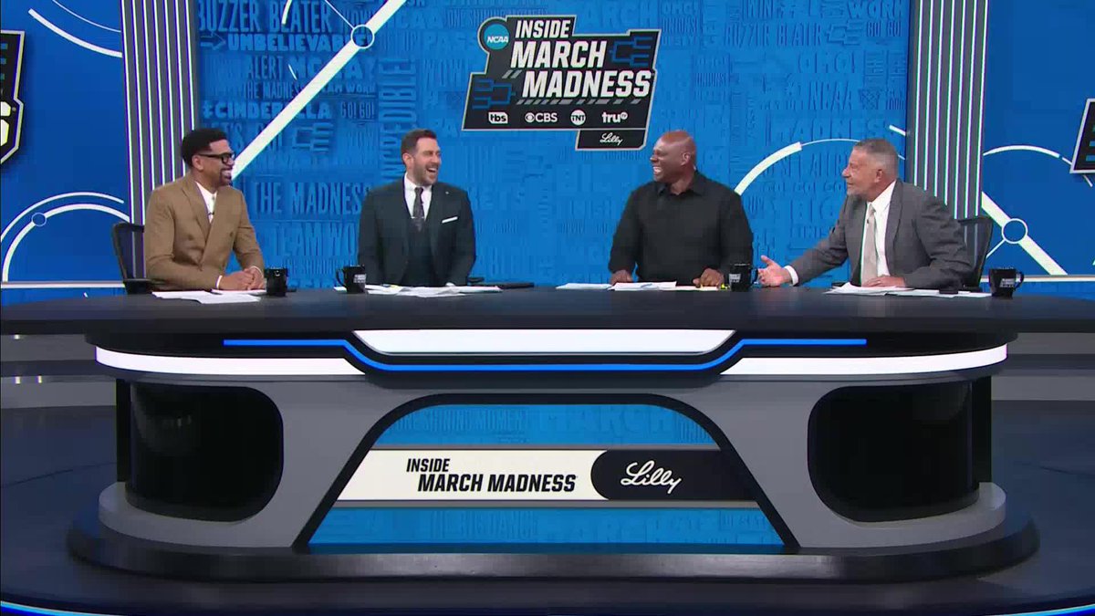 We had to test Bruce Pearl's ball knowledge with a game of 'Hollywood or Hooper'? 🤔😂