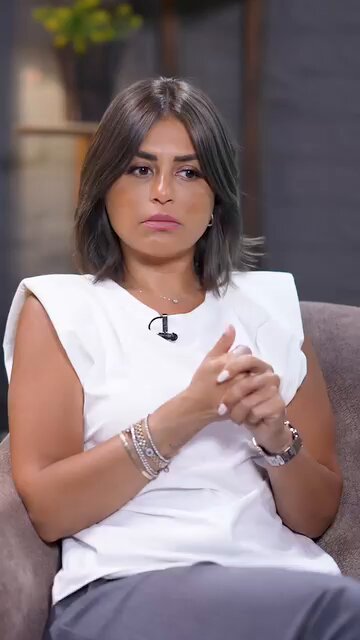 بمناسبة عقوق الآباء للأبناء..💔 منة فضالي قررت تقطع علاقتها بوالدها نهائيًا وبتشرح اسبابها. لو جراله حاجة هتعمل الواجب وبس