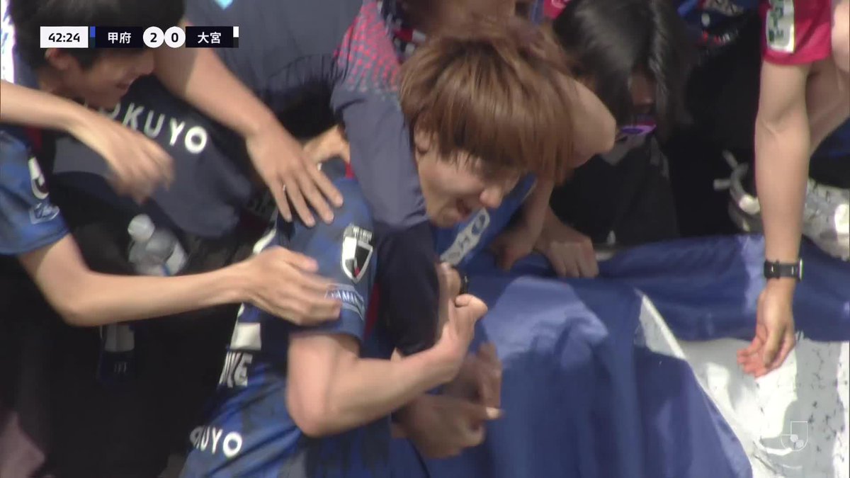 右足一閃、痛烈な一撃🚀 追加点も太田龍之介！ 🎦 ゴール動画 🏆 明治安田Ｊ２・Ｊ３百年構想リーグ 地域リーグラウンド 第8節 🆚 甲府vs大宮 🔢 2-0 ⌚️ 43分 ⚽️ 太田 龍之介（甲府） #Ｊリーグ