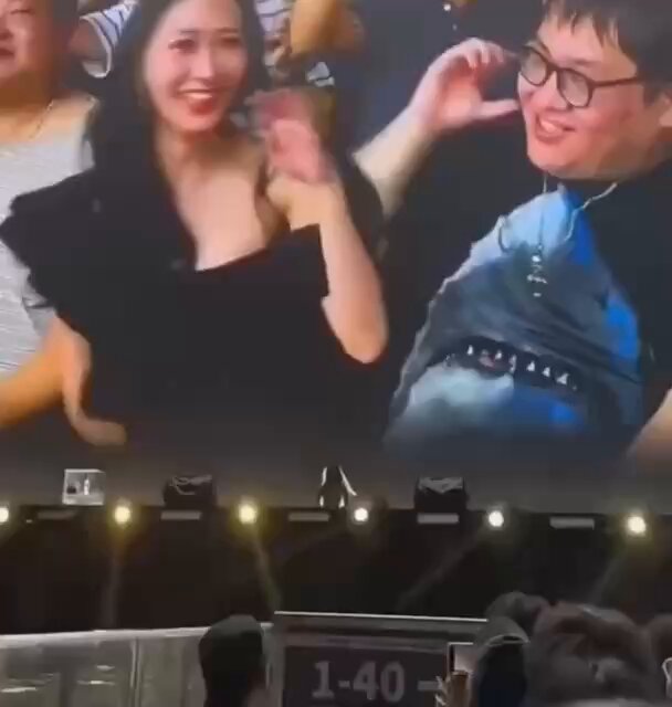 看到这段视频，又看到网友评论说:爱一个人是藏不住的，不爱一个人也藏不住！老登我不由得感叹: 唉！还真是这样呢