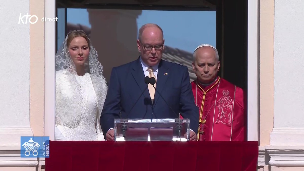 🔴 Depuis le balcon du Palais, le Prince #AlbertII souligne le rôle central du catholicisme à #Monaco, religion officielle de la Principauté : « Notre foi est notre force. » 👉 À revoir sur KTO ▶️ #PapeàMonaco