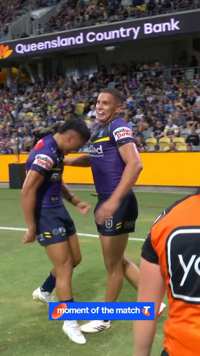 WHAT A PASS 🤯 Telstra Moment of the Match