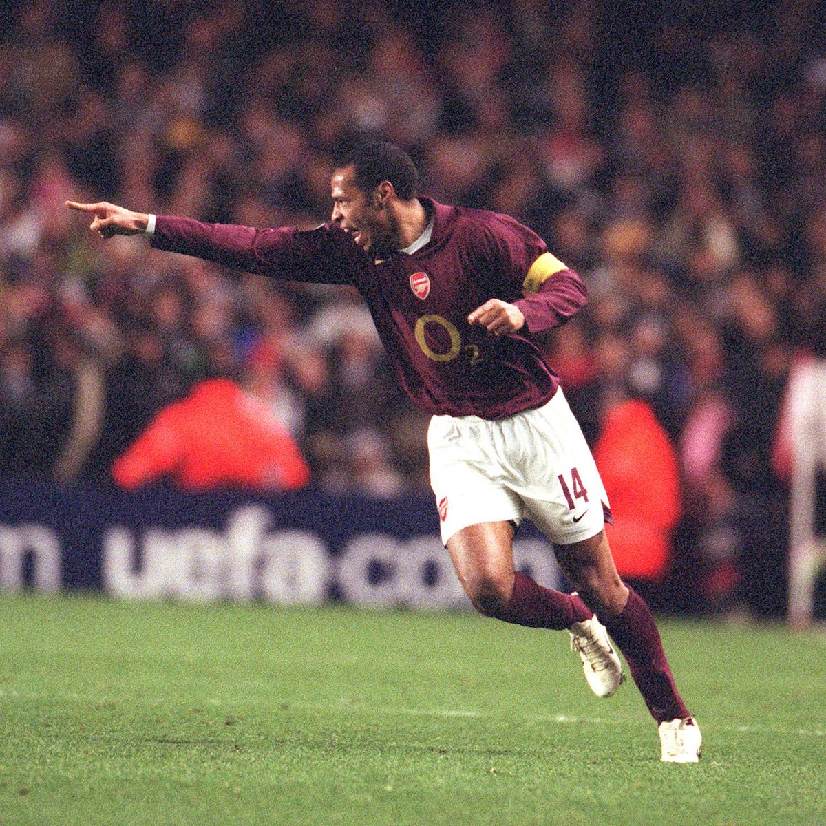 20 years ago today, Arsenal beat Juventus at Highbury 2-0 through goals from Cesc Fàbregas Soler & Thierry Henry in the UCL Quarter Finals, and a week later drew 0-0 to qualify for the Semi Finals. #AFC