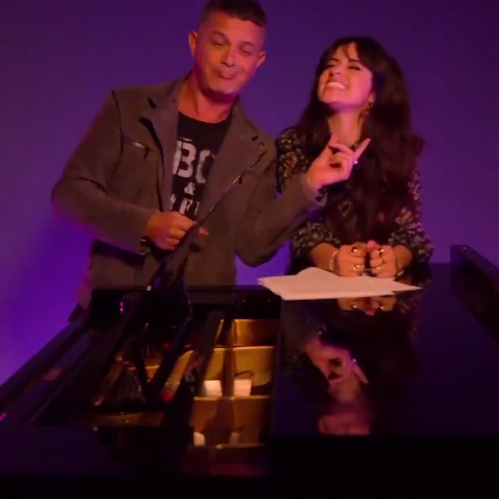 Há 7 anos, Camila Cabello e Alejandro Sanz lançavam “Mi Persona Favorita”. 💜 A faixa conquistou 2 GRAMMYs Latinos: Gravação do Ano e Melhor Canção Pop.