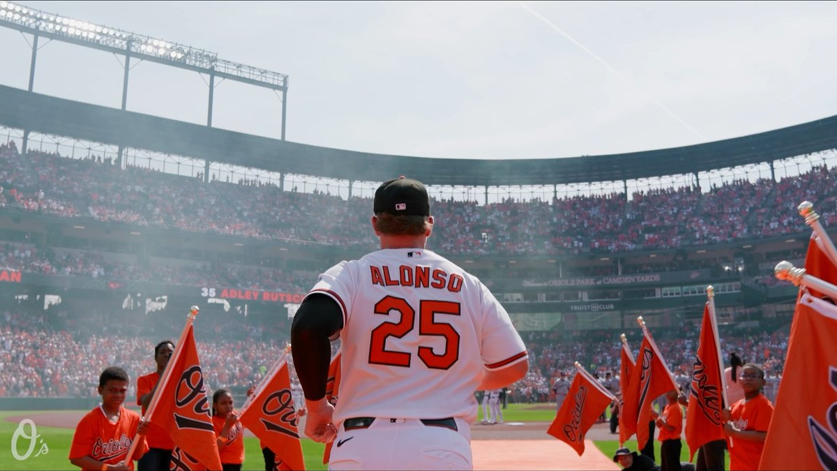 You never forget this feeling 🥹 Pete Alonso’s first run down the Orange Carpet on Opening Day at Camden Yards 🧡
