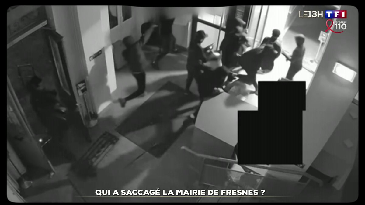 🔴 Porte dégradée, mobiliers cassés, pièces saccagées... un groupe d'individus a vandalisé la mairie de Fresnes hier soir. Une enquête a été ouverte. 📺 #LE13H de TF1 présenté par Anne-Claire Coudray