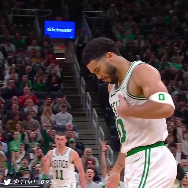 I appreciate you, Jayson Tatum ☘️ Season-high 26 points (including 13 in the 4th quarter), 12 rebounds, 5 assists in 37 minutes. Celtics improve to 8-2 when he's playing. 👀 Tatum really is working his ass off out there, and it's not going unnoticed:
