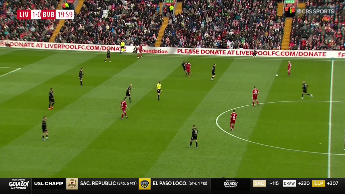 The game pauses in the 20th minute as Anfield comes together in memory of Diogo Jota and André Silva ❤️