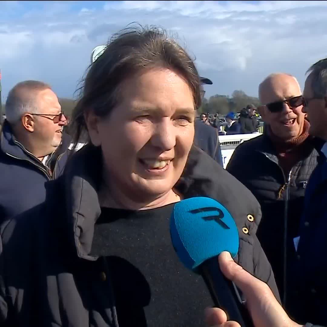 🗣️ "We're actually stopping at the end of this season." Sad to hear that Suzy Smith is giving up her trainers' licence at the end of the season. She discusses another win for Tapley 👇🏻