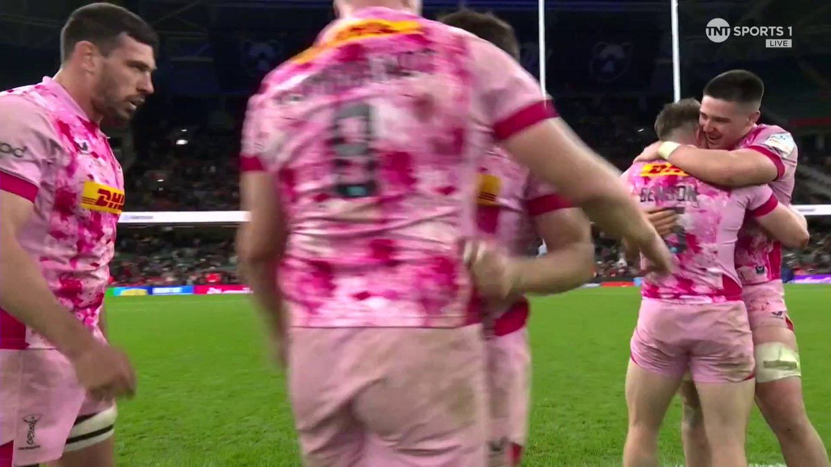 "They are the top dogs in Cardiff!" 🏴󠁧󠁢󠁷󠁬󠁳󠁿🎙️ A dramatic finale at the Principality Stadium, but it's Harlequins 🃏 who hang on for their first Gallagher PREM win since October 👏 📺 Stream TNT Sports with HBO Max