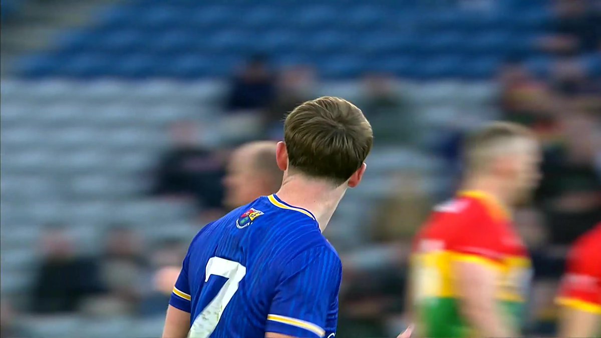 5 from play from wing back for Dessie Reynolds after 32 mins He's entering the 'best player never to win an All Ireland' conversation 😃