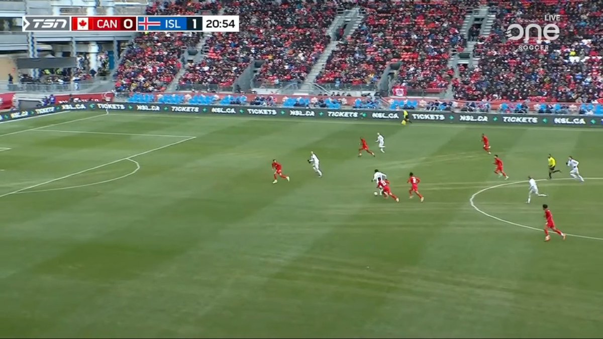 Doblete de Orri Oskarsson con Islandia ante Canada (0-2) en apenas 21 minutos. Importantes goles para que siga enchufado y anotando goles. El primero en el siguiente comentario ⬇️🧵