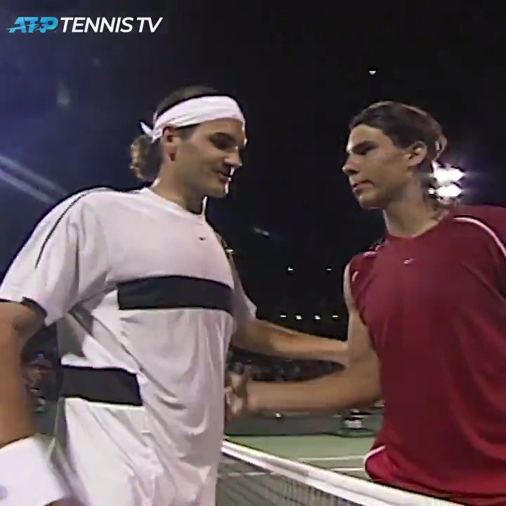 Se cumplen 22 años del primer Federer-Nadal, justo hoy. Como anécdota: El primer Rafa-Roger ocurrió realmente en un dobles, dos semanas antes en Indian Wells. Se cayeron tan bien que Federer invitó a Nadal a sentase en su box durante el torneo.