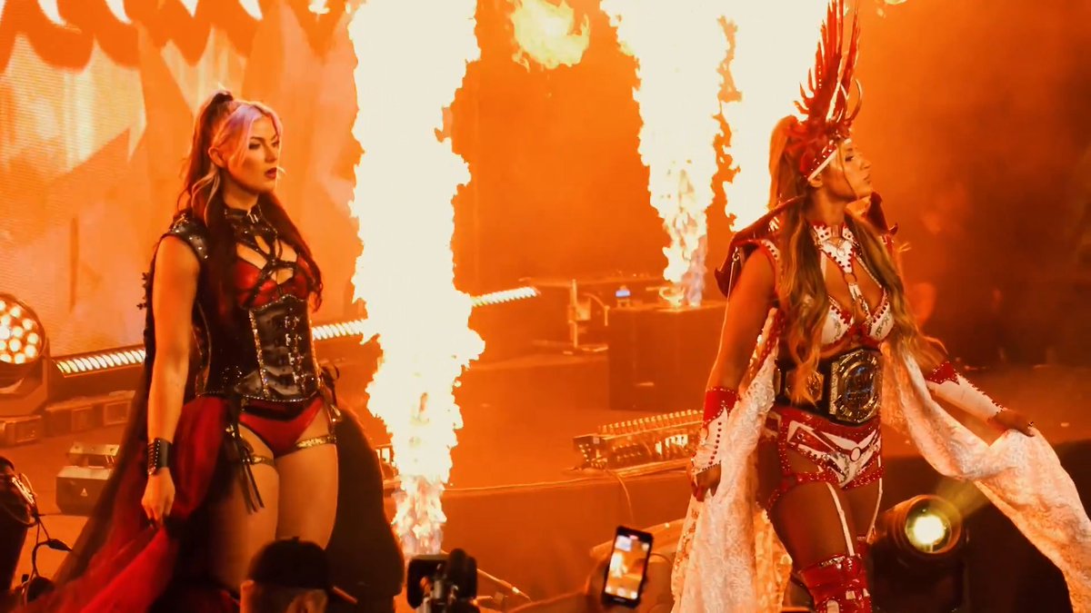 Saturday Night #AEWCollision LIVE, 8/7c on TNT + HBO Max TONIGHT! AEW Women's World Tag Team Championship @MeganBayne/Lena Kross レナ・クロス vs Harley Cameron/@WillowWrestles The Babes of Wrath will get their rematch vs Divine Dominion for the titles, TONIGHT!
