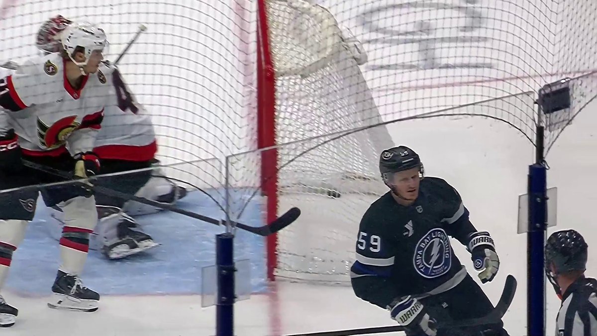 Jake Guentzel doing Jake Guentzel things...