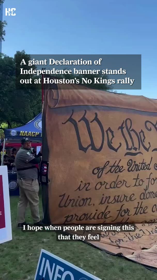 An oversized Declaration of Independence banner drew attention at Houston’s No Kings event at City Hall Plaza, where participants gathered as part of a nationwide demonstration. Attendees also engaged with large-scale displays and shared their reasons for taking part. 🔗