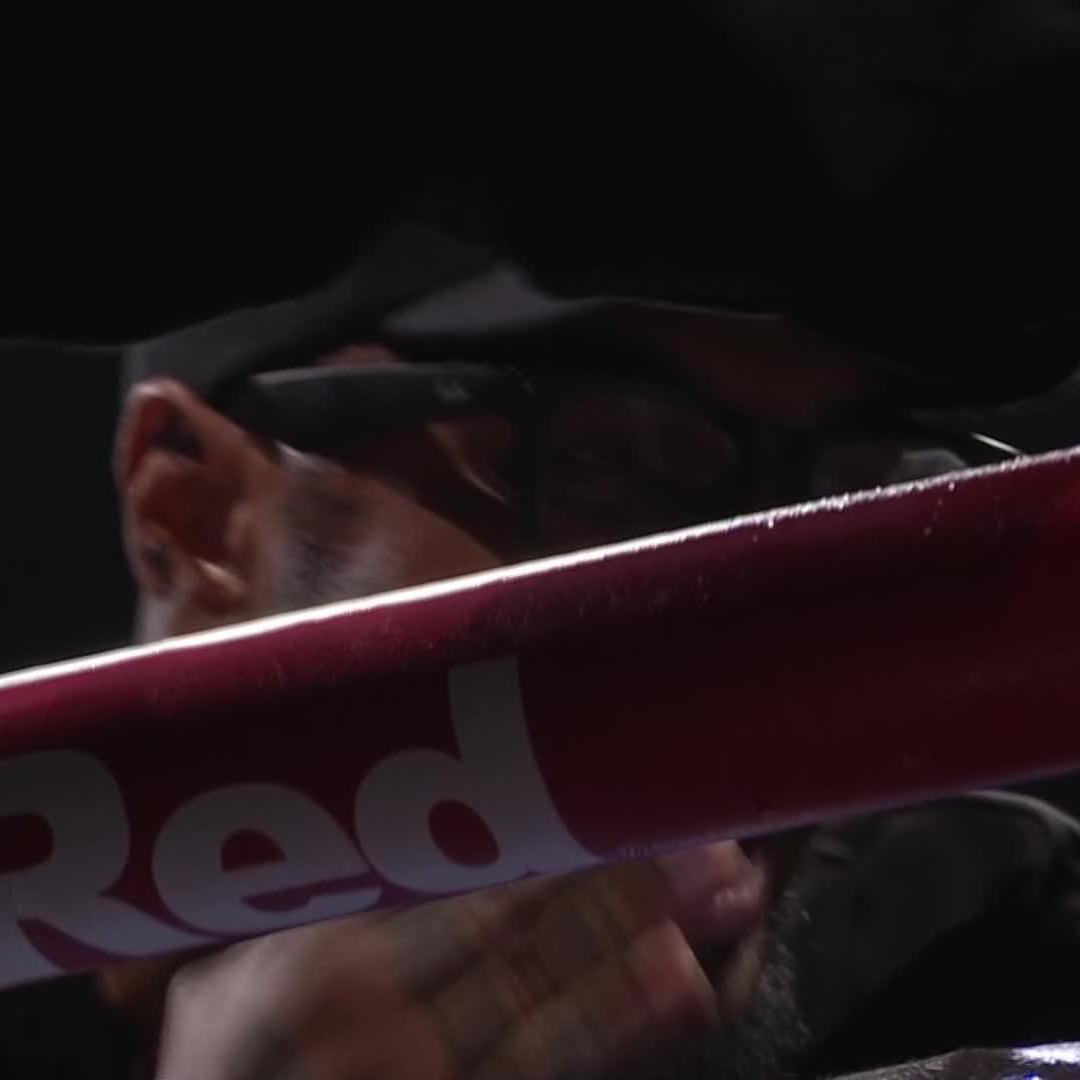 This corner talk from Malik Scott is 𝐆𝐎𝐋𝐃 🔊 #ItaumaFranklin | Live NOW on DAZN ▪️