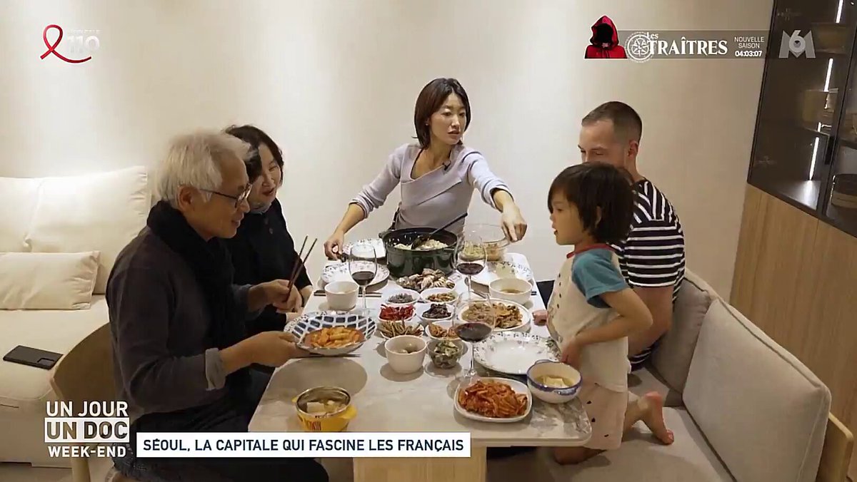 En Corée du Sud, les coréennes épousent des Coréens... Mickael fait parti de la famille après 8 ans de relation, mais au départ les parents de Djie ont été déconcerté par le choix de leur fille. Djie : "Ils ne s'attendaient pas à ce que je ramène un étranger, un homme blanc. Ils étaient très inquiets. Ils n'auraient jamais imaginé que j'épouse un étranger". Il faut voyager pour comprendre que les français ne sont pas racistes, ils en ont juste marre de cette immigration de masse qui refuse de s'assimiler et que ces étrangers sont en train de nous imposer leurs mœurs et coutumes sur notre propre sol!