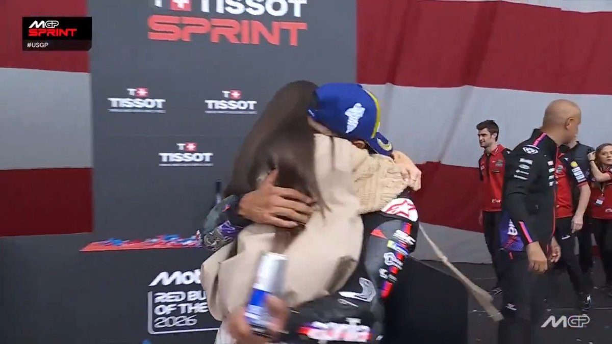 A lovely hug 🫶 #USGP 🇺🇸
