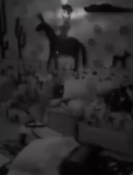 Eu amo esse vídeo do Gil do vigor bebado chamando a produção kkk
