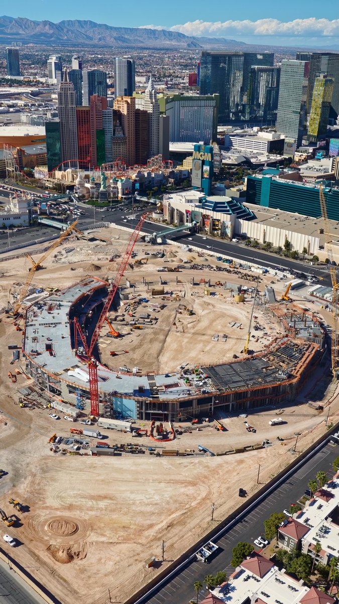 The brand-new Las Vegas A’s stadium is quickly taking shape on the former Tropicana site. Vertical construction is now in full swing, with suite development underway that will feature a luxury all-inclusive experience! ⚾ 🎰 #Vegas
