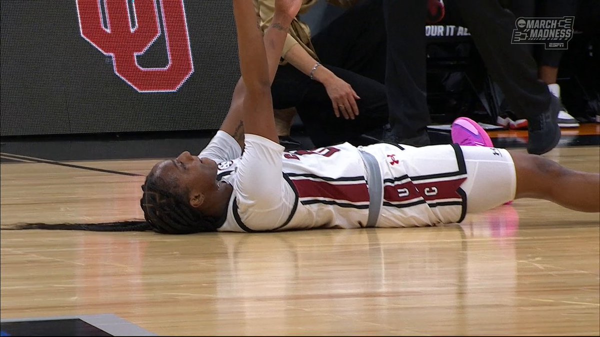 TA'NIYA LATSON WITH THE 4-PT PLAY 😤 Watch Oklahoma-South Carolina in the Sweet 16 on ESPN and the ESPN App 🍿