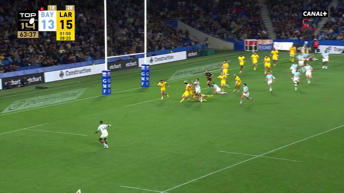 Merci pour le spectacle les mecs 🤝 5 jaune, 1 rouge, l’aviron a 14 pendant 45 minutes, du 13 contre 14, un arbitrage de fédérale 3, des fautes complètement stupides, du suspens et l’aviron qui rentre avec la win. MVP CAPILLA 8, un animal ✨