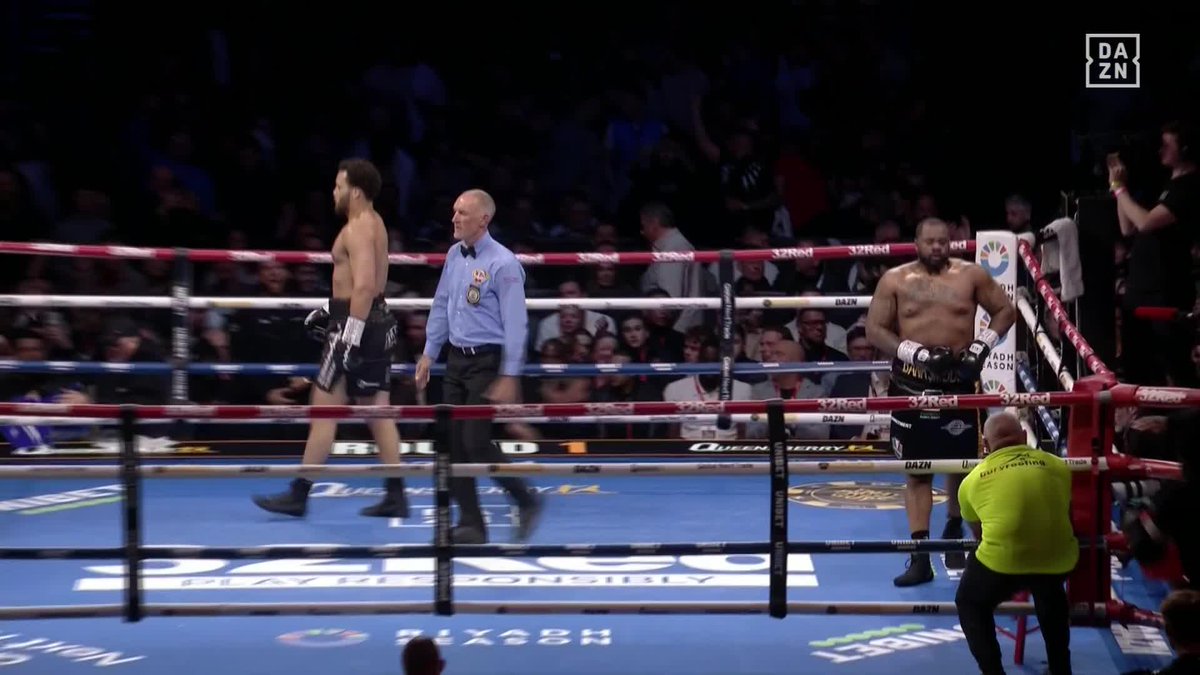 Stunning shots from Itauma through two rounds 🎯 #ItaumaFranklin | Live NOW on DAZN ▪️