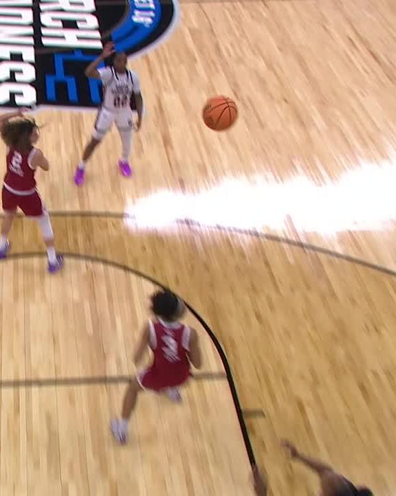 this touch pass 😮‍💨👌 South Carolina Women's Basketball x NCAA March Madness /ESPN